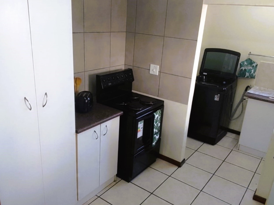 To Let 4 Bedroom Property for Rent in Vredenburg Western Cape